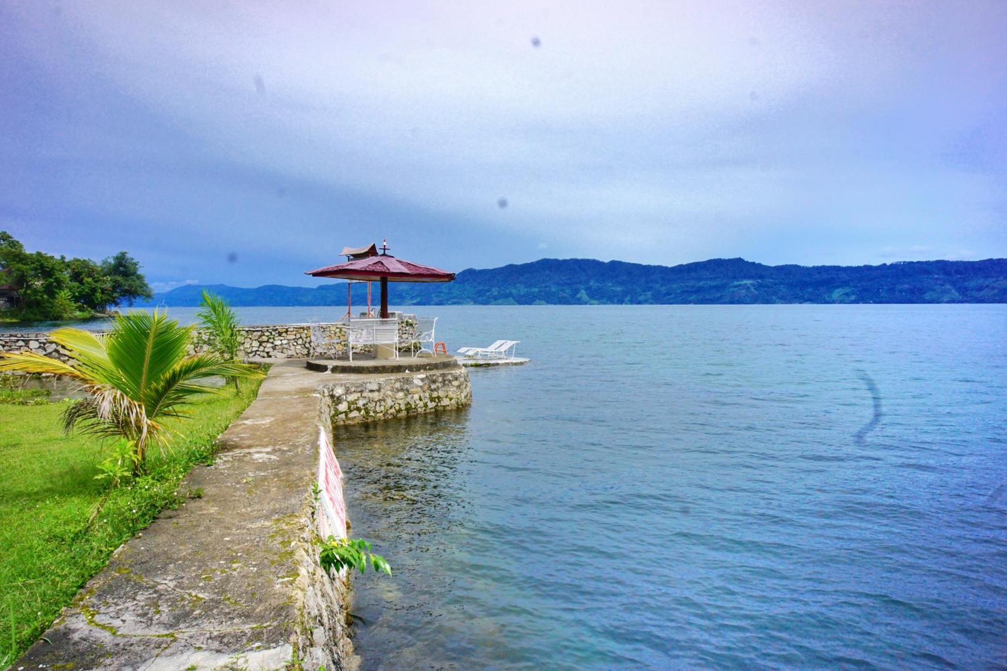 Hotel Pandu Lakeside Tuktuk Buitenkant foto