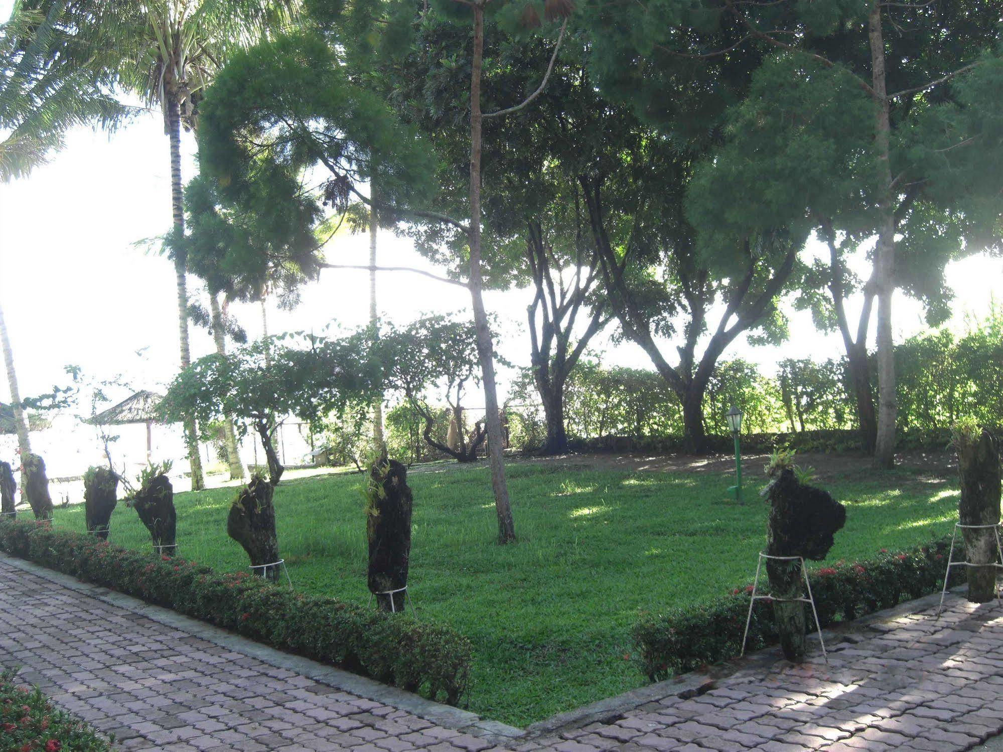 Hotel Pandu Lakeside Tuktuk Buitenkant foto